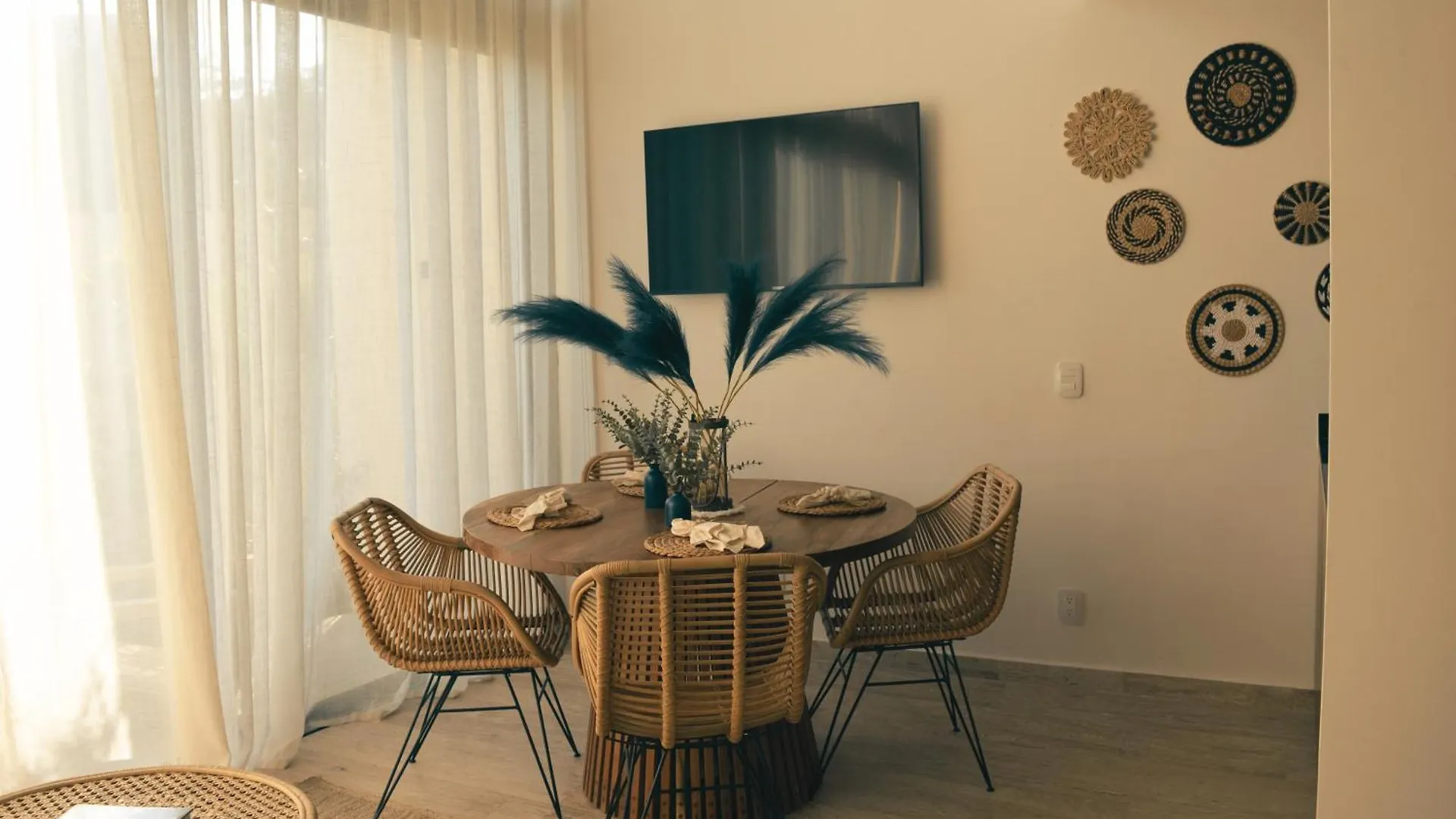 Loft Izel Sleeps 4 With Beach Club Access, Close To La Veleta Τουλούμ 0*,