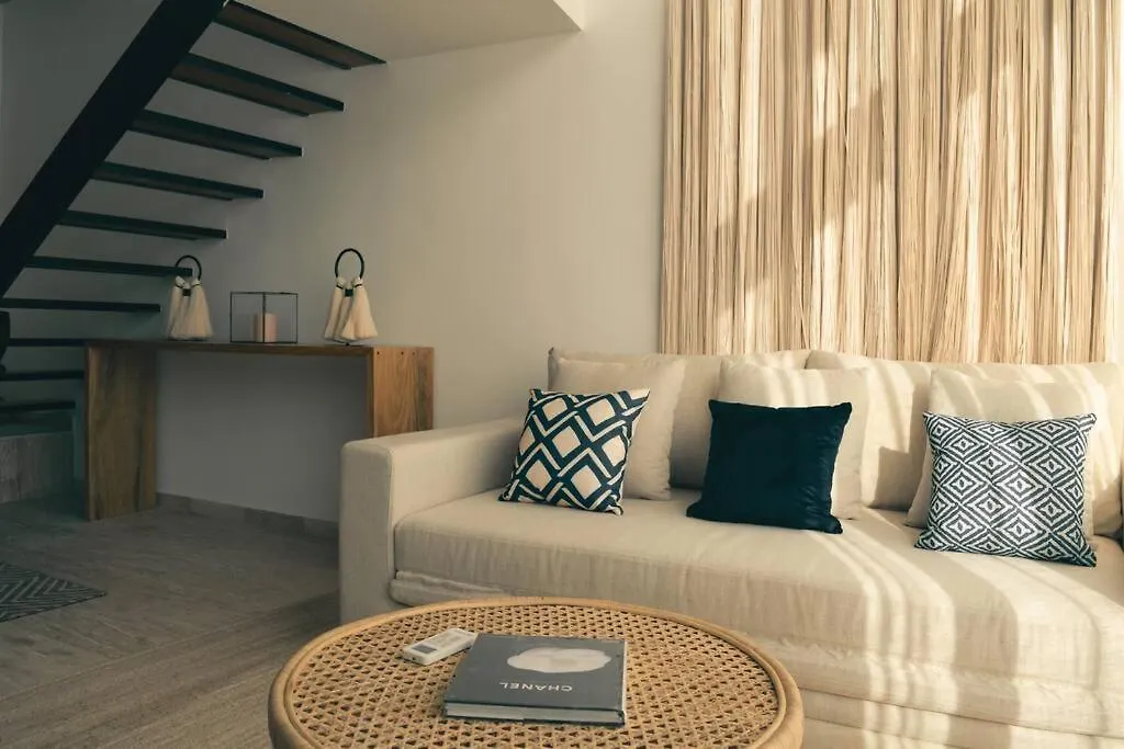 Loft Izel Sleeps 4 With Beach Club Access, Close To La Veleta Τουλούμ