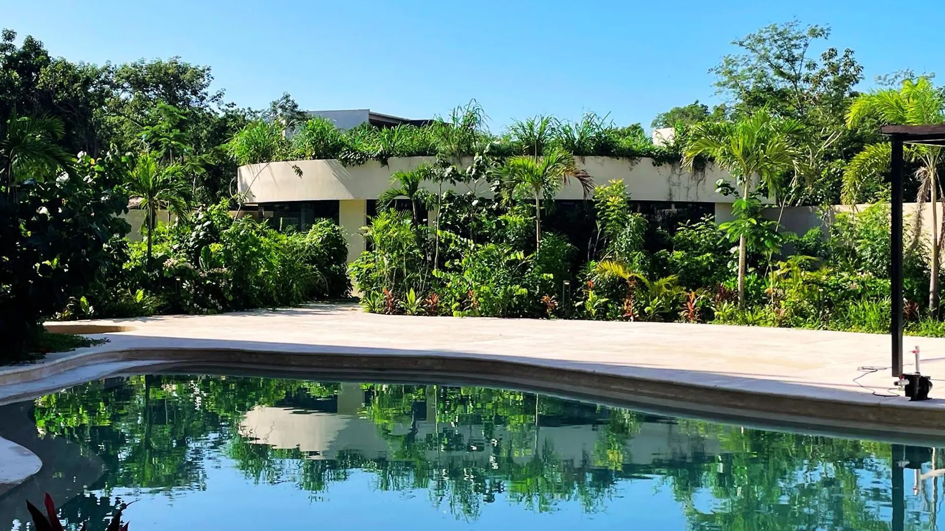 Loft Izel Sleeps 4 With Beach Club Access, Close To La Veleta Τουλούμ