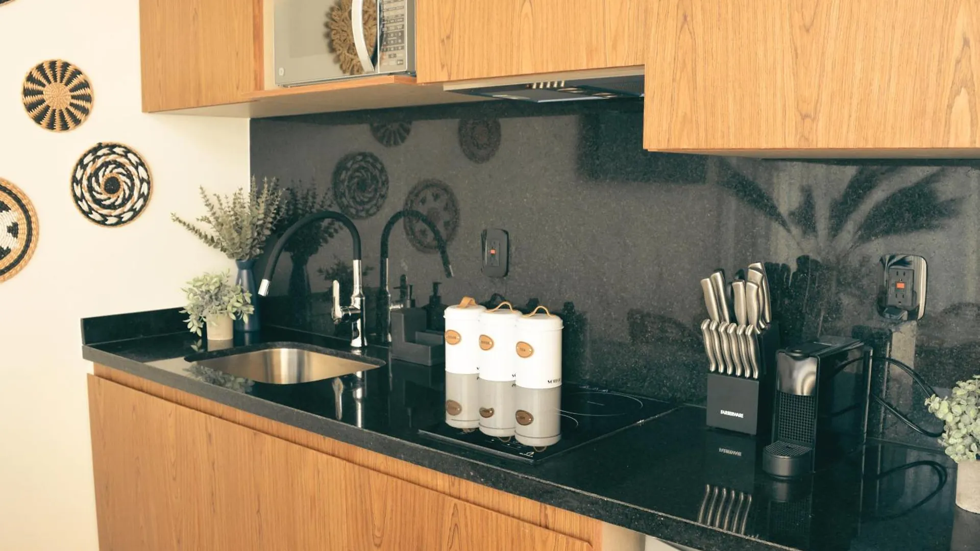 Διαμέρισμα Loft Izel Sleeps 4 With Beach Club Access, Close To La Veleta Τουλούμ